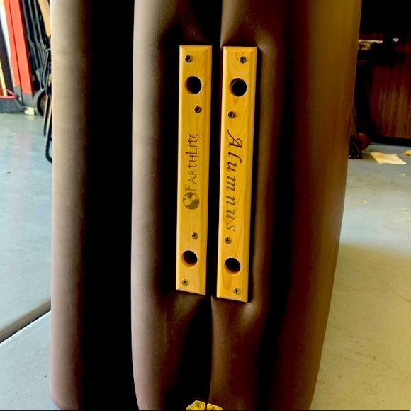 Massage Table - Picture 2 of 8